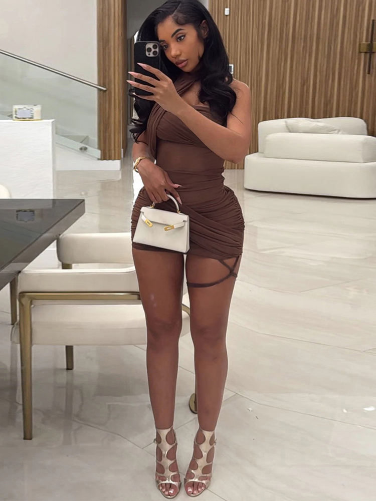 فستان نسائي شفاف ومثير من XTOC - مراجعة Y2K Backless Halter Mini Dress وسعره
