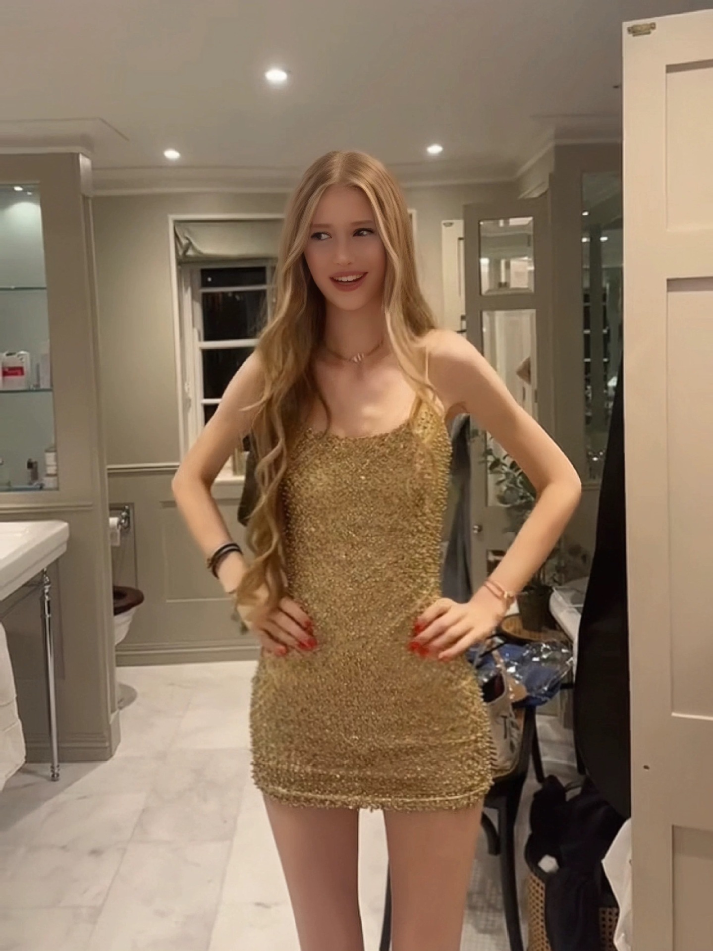 فستان نسائي ضيق مزين بالأحجار  - مراجعة Sparkly Rhinestone Club Party Dress وسعره